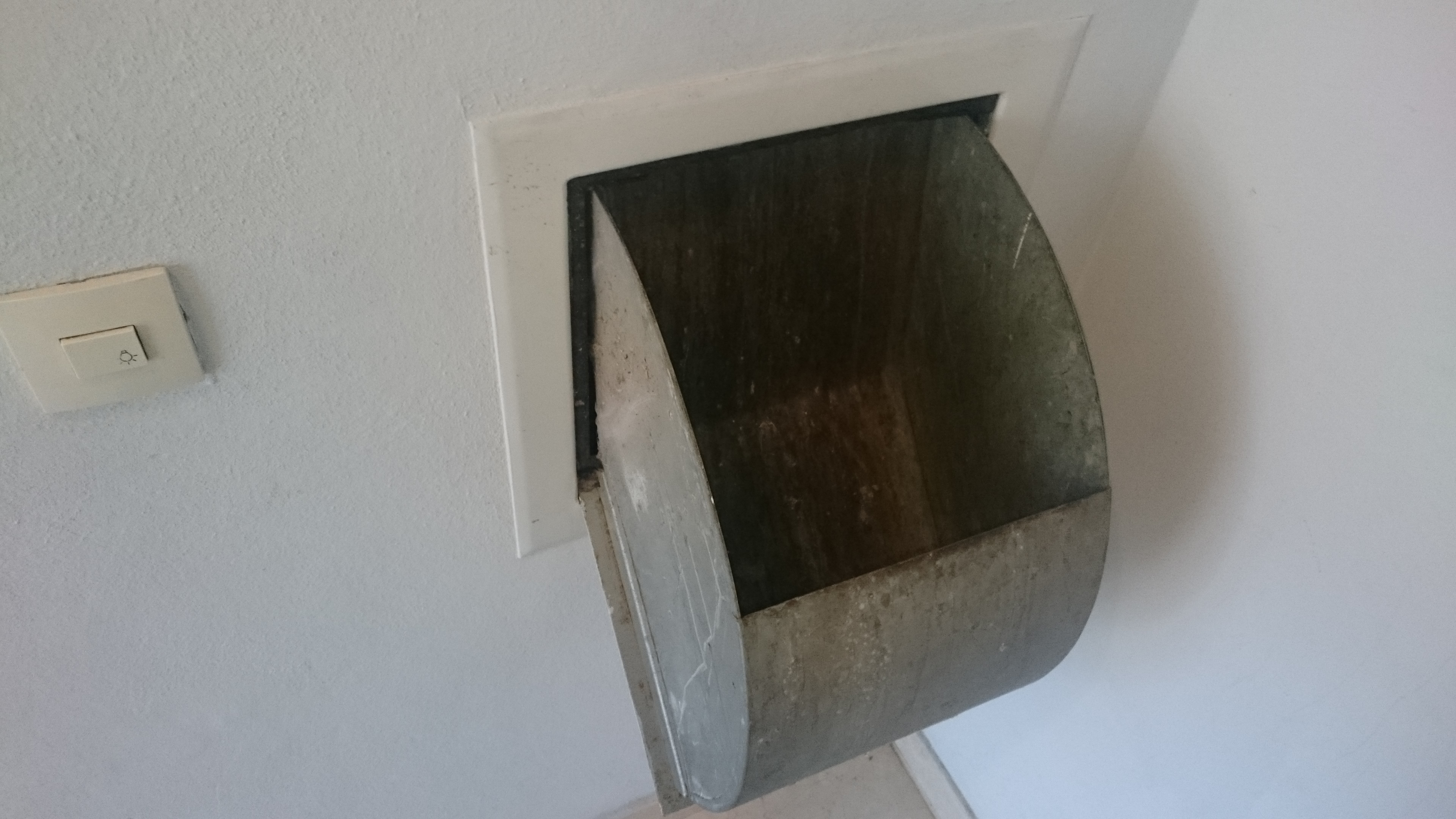 Müllschacht reinigen